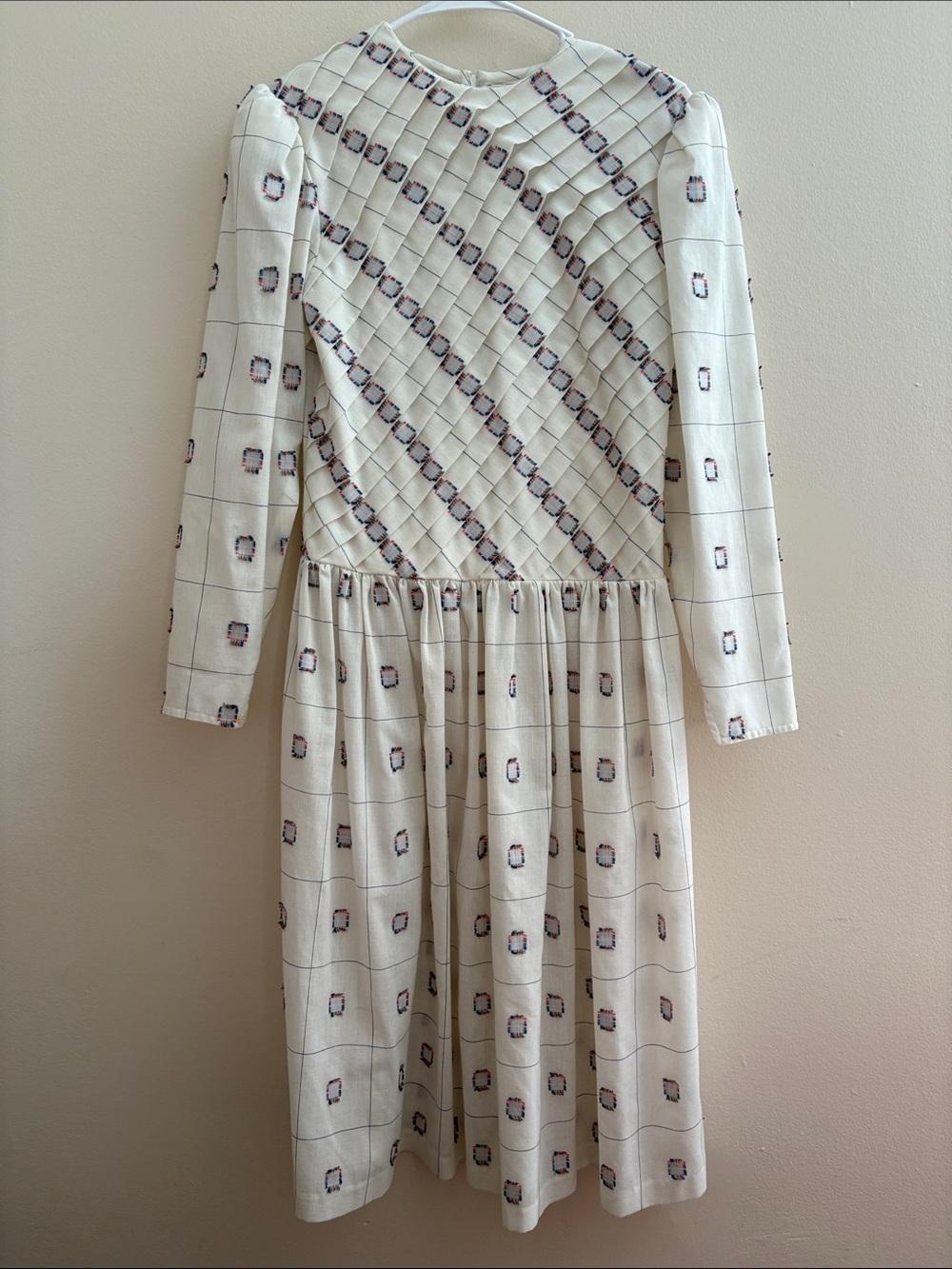 Vintage Textured Ivory Long-Sleeve Midi Dress with Subtle Grid Print